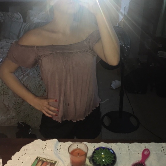 American Eagle off the shoulders shirt - Picture 1 of 3